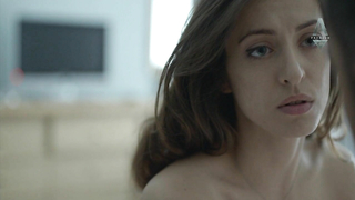 Scène érotique d'Anastasiya Meskova de Sladkaya zhizn s01e05 (2014)