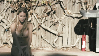 Sarah Baldwin desnuda, escena de sexo de Slumlord (2015)