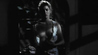 Scena erotica di Sharon Stone da Forbici (1991)