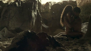 Jessica Lowndes çıplak, Eden (2014) filminden seks sahnesi