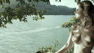 Mariana Ximenes e Claudia Ohana nude, scena di sesso da Zoom (2015)