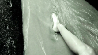 Mariana Ximenes e Claudia Ohana nude, scena di sesso da Zoom (2015)