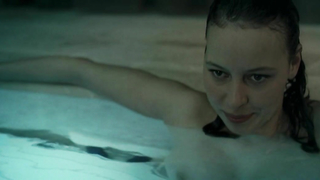 Marie Vinck çıplak, Loft'tan (2008) seks sahnesi