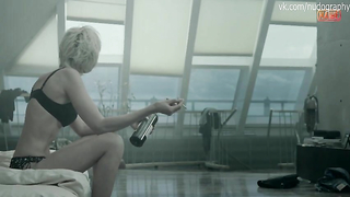 Mariya Shalaeva ve Irina Skrinichenko çıplak, Rusalka'dan seks sahnesi (2007)