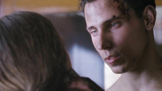 Zofia Wichlacz ve Anna Prochniak çıplak, Miasto 44 (2014) filminden seks sahnesi