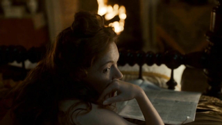 Шарлотта Спенсер обнаженная, постельная сцена из Живые и мертвые s01 (2016)