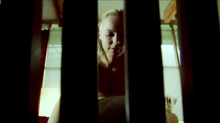 Обнаженная Саския Валенсия, сцена секса из фильма «Копф одер Заль» (2009)