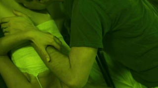 Amber Marie Bollinger nua, cena de sexo de Listening (2014)