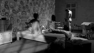 Nude video with Luise Heyer scene from Harte (2015)