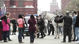 Scène érotique d'Aleksandra Bortich de Neulovimye : Bangkok (2016)