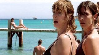 Scena erotica di Estelle Laurence Allendy da Les randonneurs a Saint scena erotica di Tropez (2008)