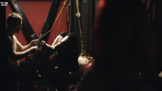 Кадия Яллохикт и Ванкджику Зеест, эротическая сцена из Dicte s02e01, эротическая сцена из 03 (2014)