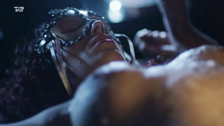 Кадия Яллохикт и Ванкджику Зеест, эротическая сцена из Dicte s02e01, эротическая сцена из 03 (2014)