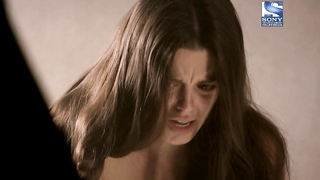 Adriana Torrebejano und Silvia Alonso erotische Szene aus Tierra de Lobos s02e11 (2011)