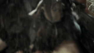 Aruna Shields nue, scène de sexe d'Ao Le Dernier Neandertal (2010)