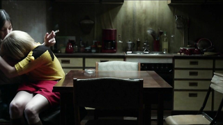 Oona von Maydell nue, scène de sexe de Der Bunker (2015)