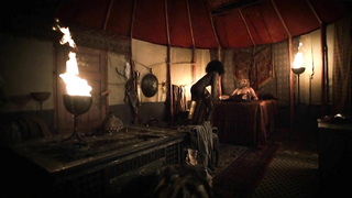 Florence Kasumba çıplak, Das Vermachtnis der Wanderhure (2012) filminden seks sahnesi