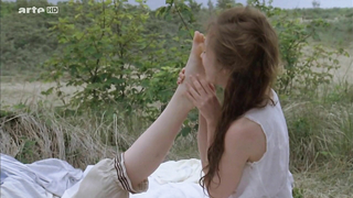 Caroline Tillette et Carolina Jurczak nues, scène de sexe de A la recherche du temps perdu (2010)