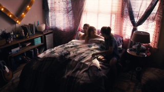 Roadies s01e03'ten Taylor Marie Frey erotik sahnesi (2016)