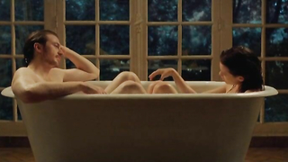 Nude video with Astrid Bergesscene fromFrisbey scene from Juliette (2013)