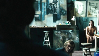 A l'aveugle'dan (2012) Agnes Delachair ve Dorothee Briere erotik sahnesi