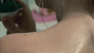 Diane Kruger e Ludivine Sagnier nude, scena di sesso da Pieds nus sur les limaces (2010)