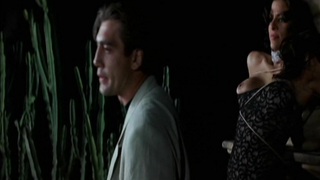 Nude video with Elisa Tovati scene from Huevos de oro (1993)