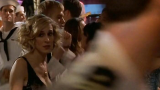 Kim Cattrall ve Kristin Davis çıplak, Sex and the City s05e01 (2002) filminden seks sahnesi