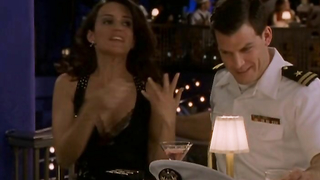 Kim Cattrall ve Kristin Davis çıplak, Sex and the City s05e01 (2002) filminden seks sahnesi