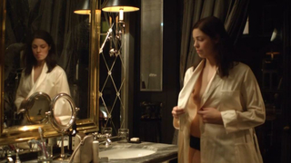 Натали Мадуэно обнаженная, сексуальная сцена из Bedrag s01e05 06 (2016)