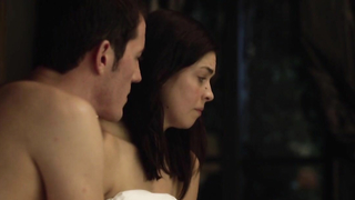 Натали Мадуэно обнаженная, сексуальная сцена из Bedrag s01e05 06 (2016)