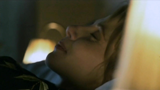 Victoria Abril e Maribel Verdu nude, scena di sesso da Amantes (1991)