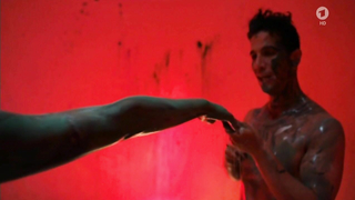 Der Urbino Krimi Die Tote im Palazzo'dan (2016) Michela Ferrazza erotik sahnesi