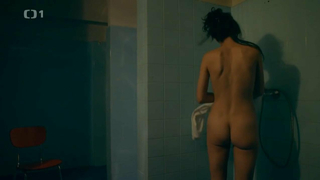 Misto zlocinu Plzen s01e01 (2016)'dan Vendula Jezkova erotik sahnesi