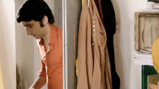 Matilda Anna Ingrid çıplak, L'Universale'den (2016) seks sahnesi