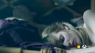 Cuentame un cuento s01e04 (2014) filminden Aitana Hercal erotik sahnesi