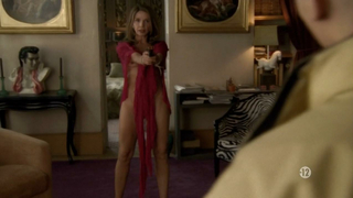 Victoria Abril çıplak, Les beaux mecs s01e03 (2011) filminden seks sahnesi