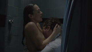 Scena erotica di Gabriela Duarte da Ninguem Ama Ninguem... Por Mais de Dois Anos (2015)