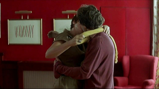 Karin Viard nua, cena de sexo de Les derniers jours du monde (2009)