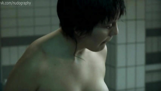 Scena erotica di Louise Blachere da Naissance des pieuvres (2007)