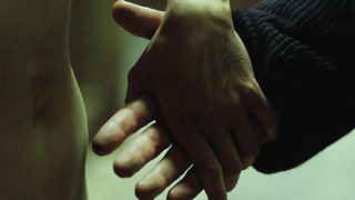 Cena erótica de Marta Yaneva em The Abandoned (2006)