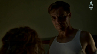 Кристиана Сайдель обнаженная, сексуальная сцена из Подпольной империи s04e09 (2013)