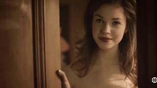 Nude video with Carolina Jurczak scene from Deux flics sur les docks s01e04 (2011)