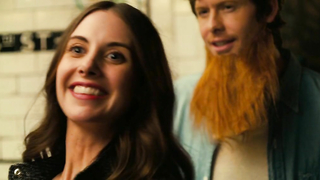 Cena erótica de Alison Brie de How to Be Single (2016)