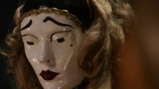 Грейс Колдер и Эдриенн Мари Зитт обнаженные, сцена секса из «Чужестранки» s02e03 (2016)