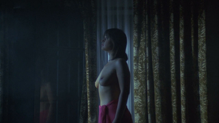 Beate Engelke'den Nadja Gerganoff ve Ann erotik sahne Bloody Moon'dan (1981) erotik sahne