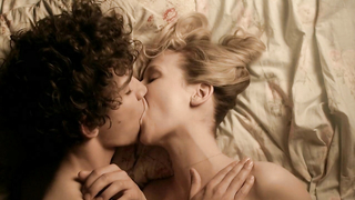 Amy Beth Hayes çıplak, Misfits s01e02'den seks sahnesi (2009)