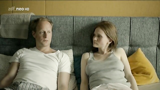 Komm Schon'dan Lisa Hagmeister'in erotik sahnesi! s01e03 (2015)