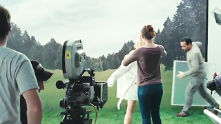 Софи Куинтон, обнаженная, постельная сцена из фильма «Никто, кроме тебя» (2011)