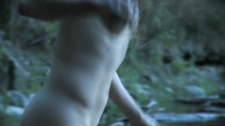 Tatiana Becquet Genel Les chiens jaunes (2009) filminden çıplak, erotik sahne